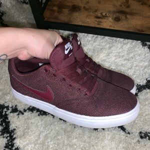 **New** Women’s Nike SB Check Sneaker in Burgundy